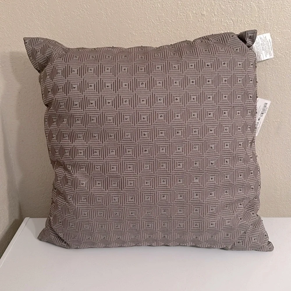 Hotel Collection Honeycomb Trellis 20x20 pillow NWT
